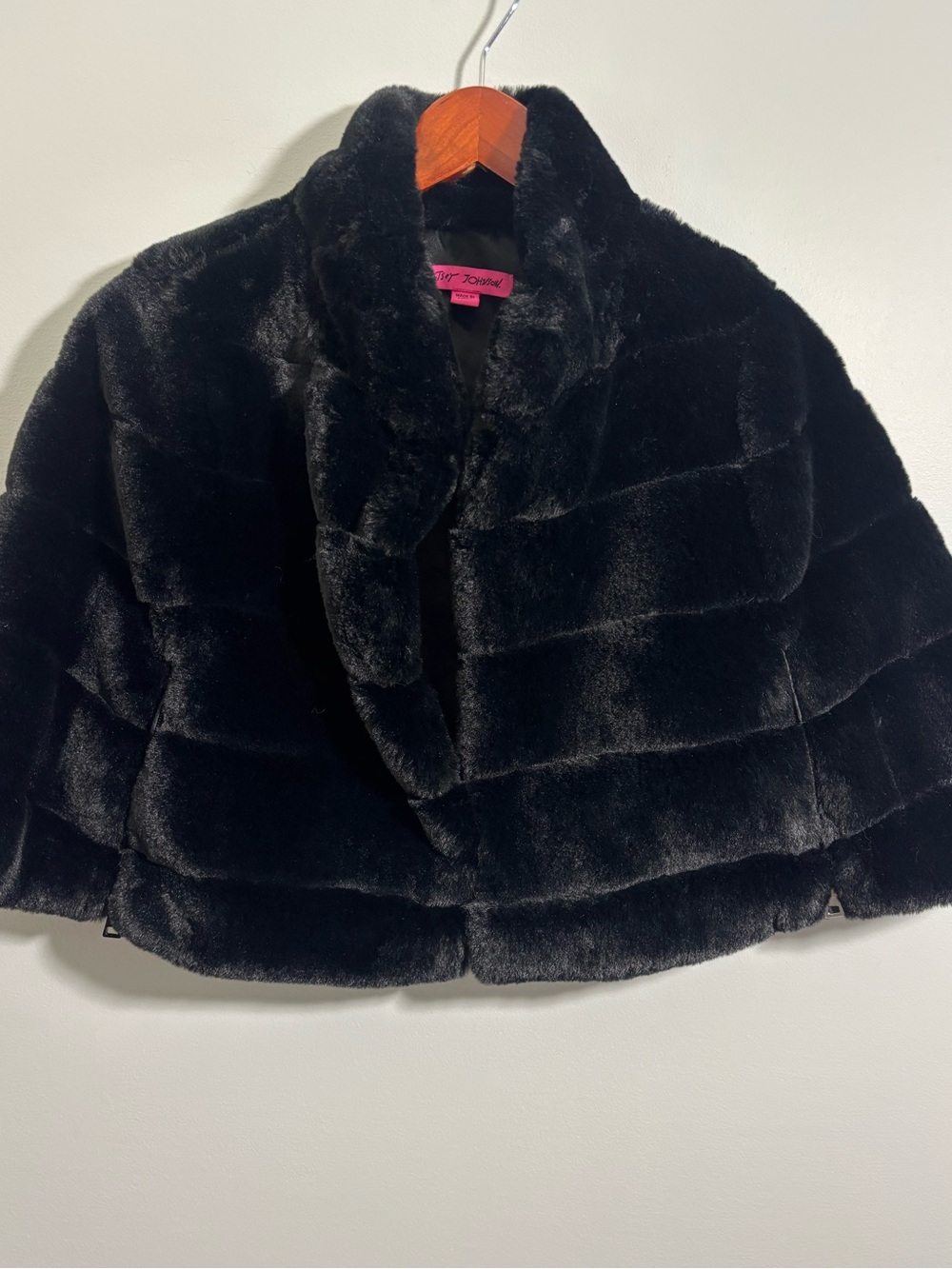 Betsey Johnson Black Faux Fur Cropped Cape Jacket Y2K Glam Aesthetic Holiday S
